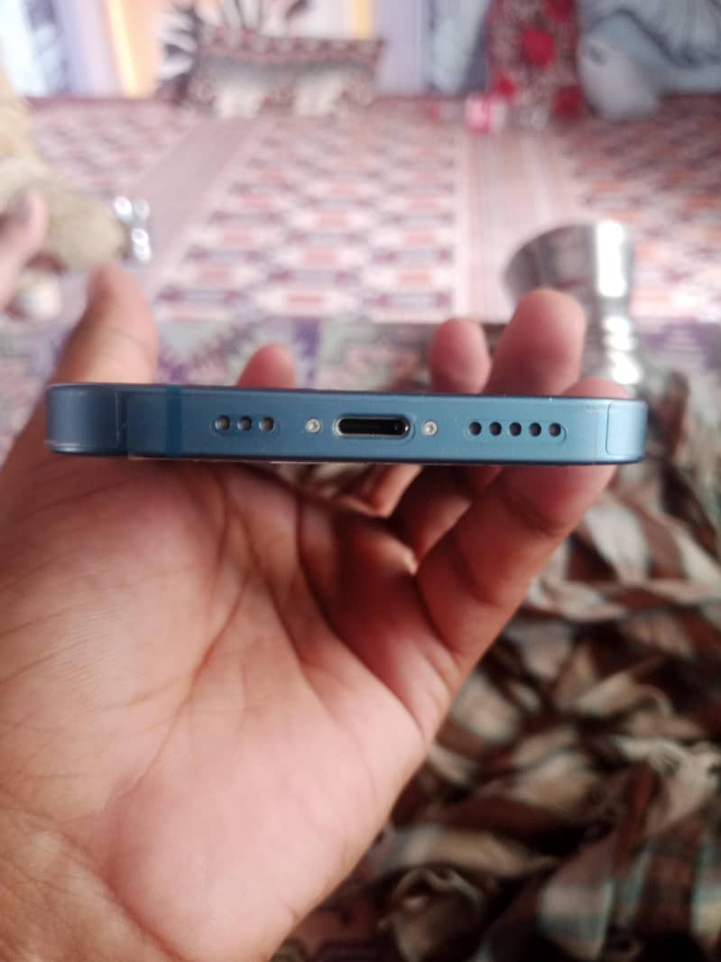 Apple iPhone 13 7