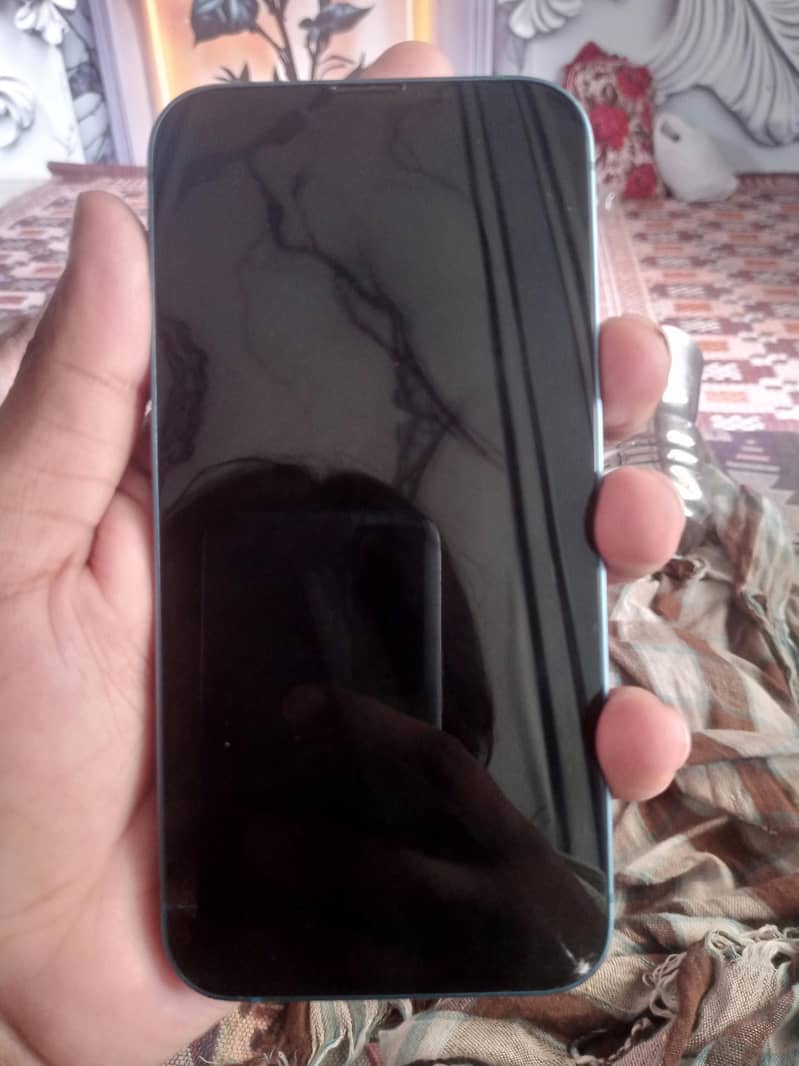 Apple iPhone 13 10