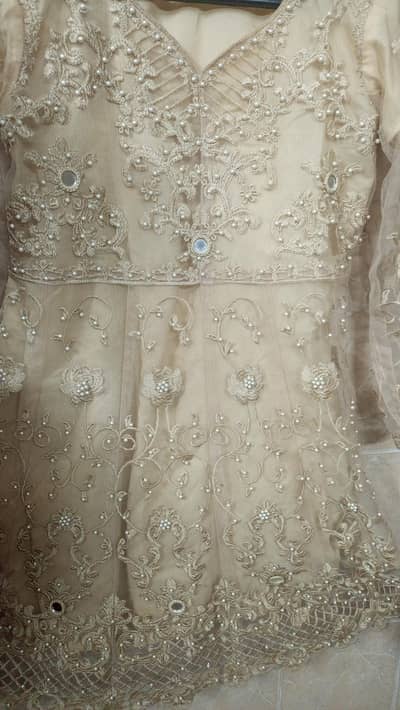 Elegant Off-White Heavy Embroidered 3 Piece Suit – Excellent Condition
