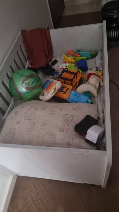 baby cot