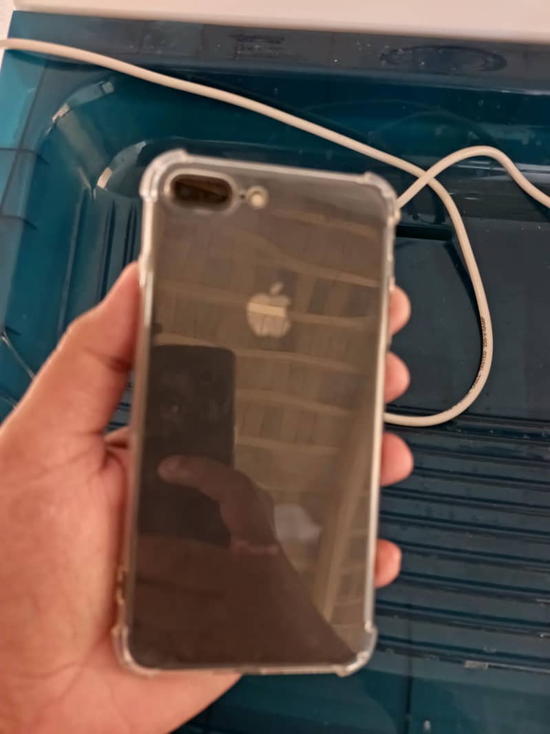 Apple iPhone 8 Plus 2