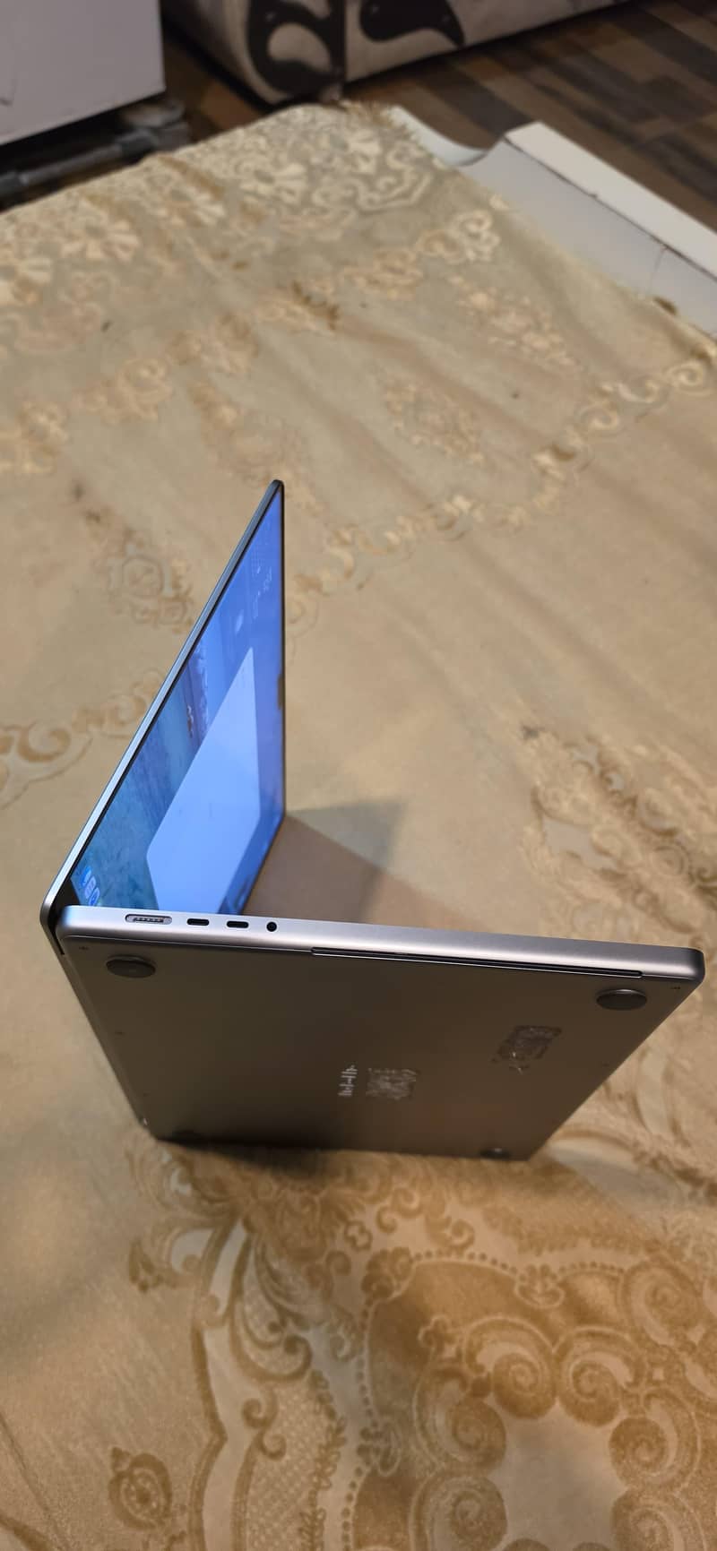 macbook pro M1 max 4