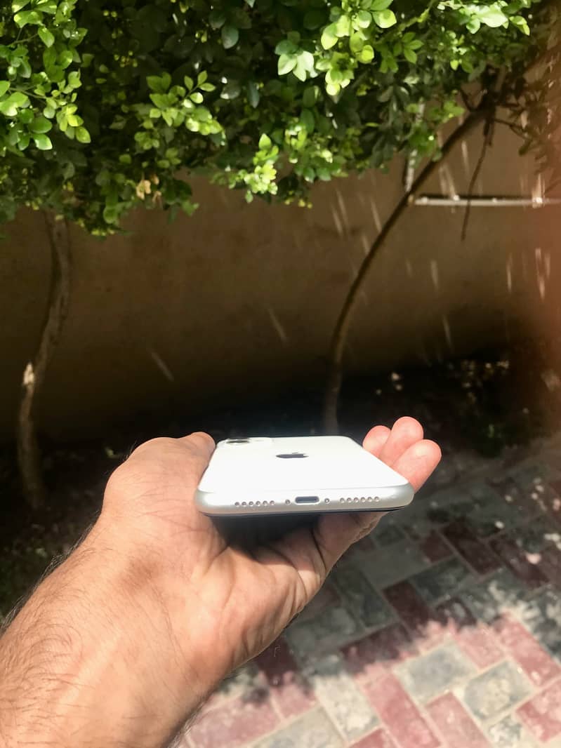 Apple iPhone 11 2