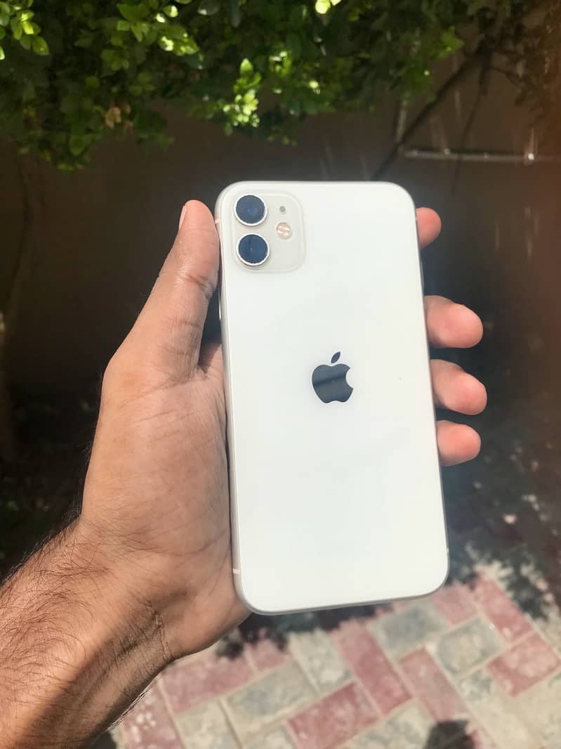 Apple iPhone 11 3