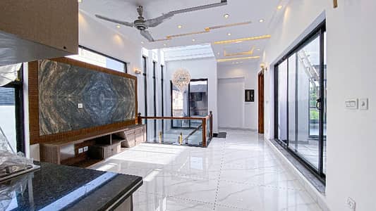10 MARLA BRAND NEW HOUSE FOR SALE