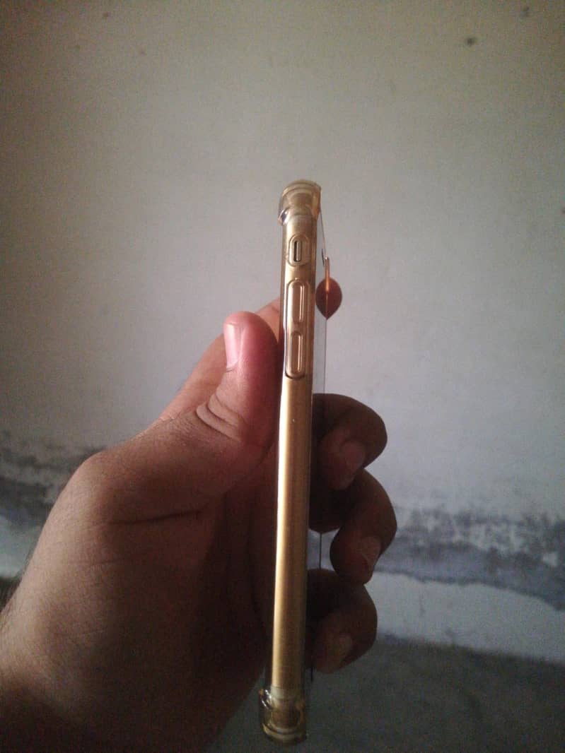 Apple iPhone 7 1