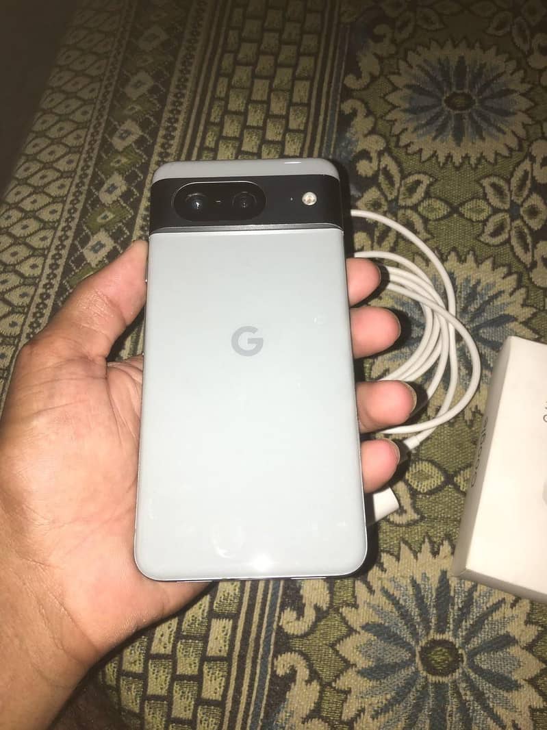 Google Pixel 8 1