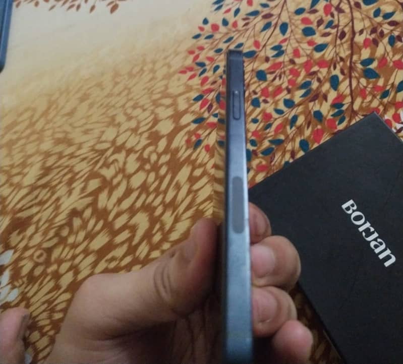Apple iPhone 12 3
