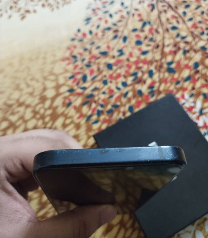 Apple iPhone 12 4