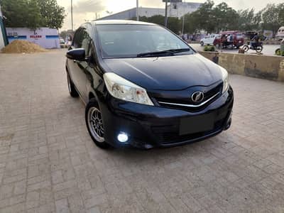 Toyota Vitz Jewela Package – Top Variant (Pearl Black)