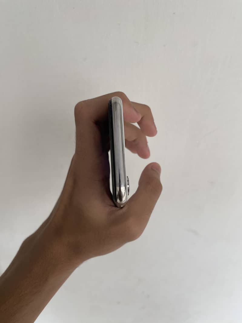 Apple iPhone X 3