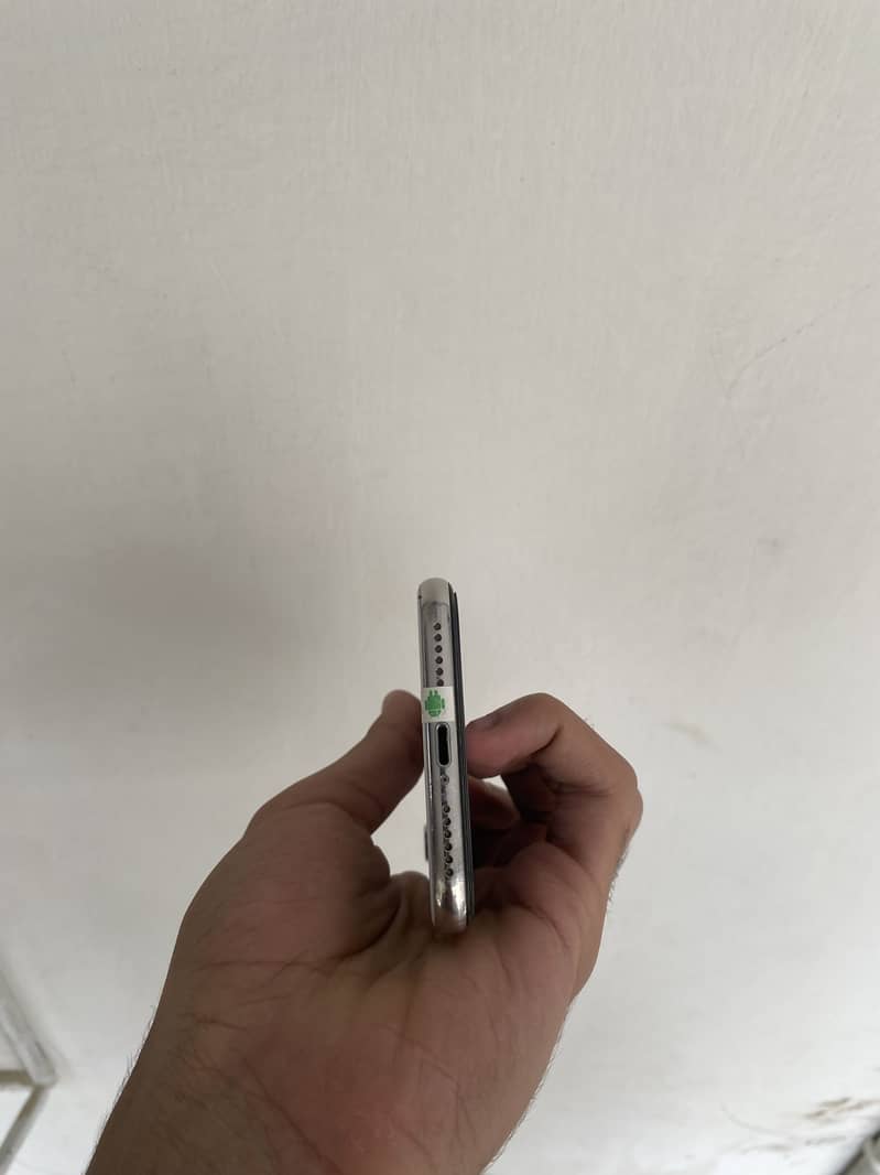 Apple iPhone X 5