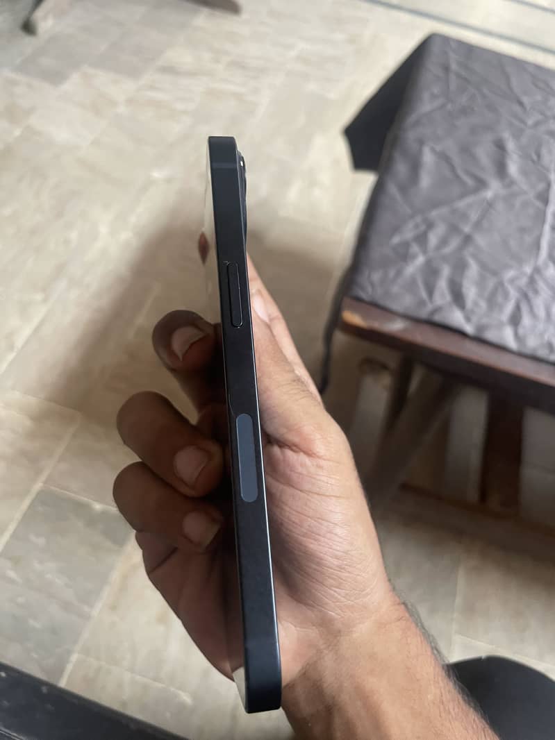 Apple iPhone 13 1