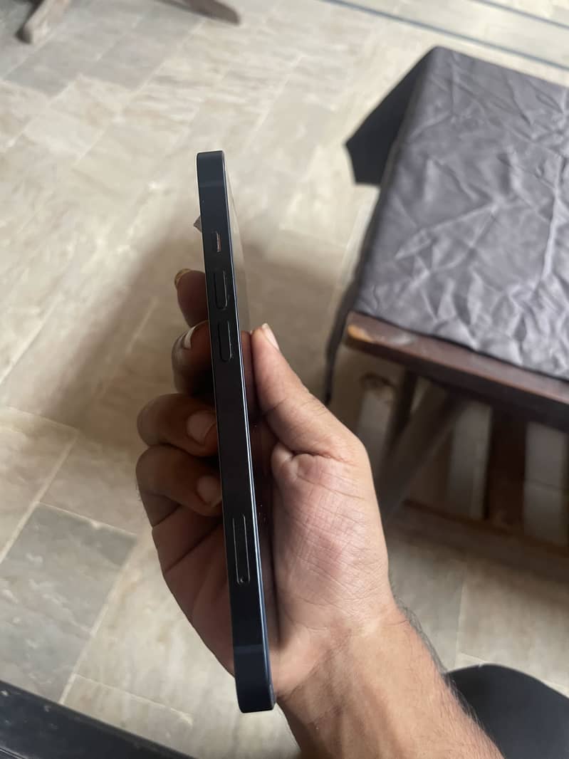 Apple iPhone 13 3