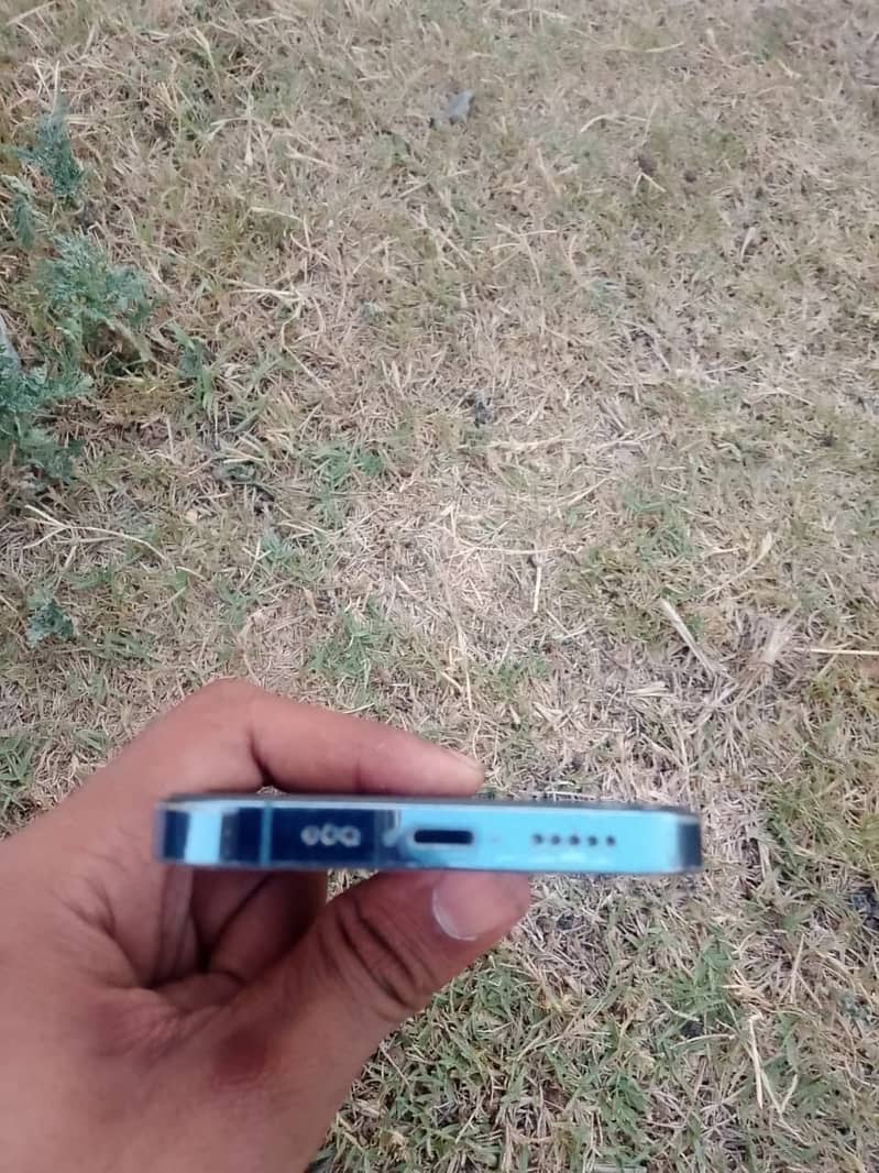 Apple iPhone 13 Pro 2