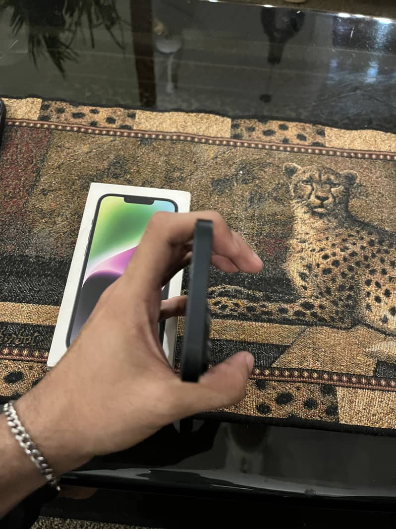 Apple iPhone 14 4