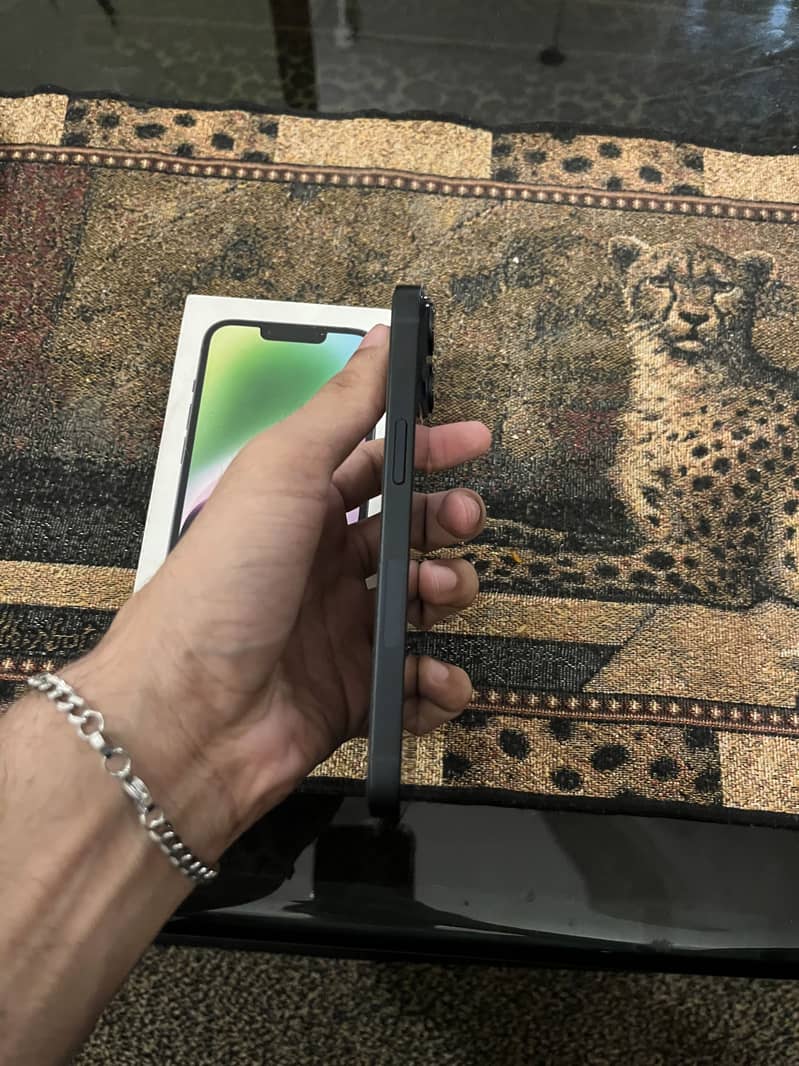 Apple iPhone 14 7
