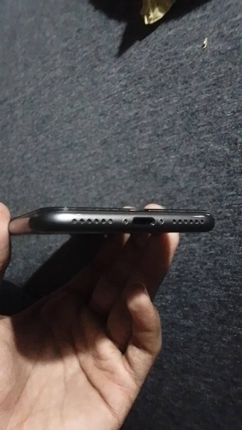 Apple iPhone 8 1