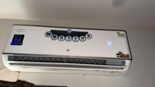 T3 technology Inverter - 65% energy saver - 10/10 condition- 1.5 TonAC