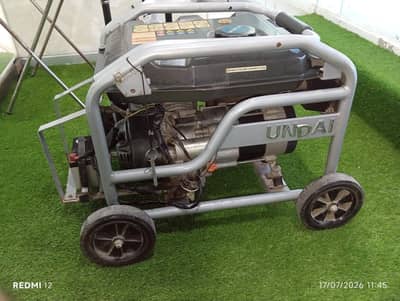 Hyundai 2500h 3k. v. box open generator