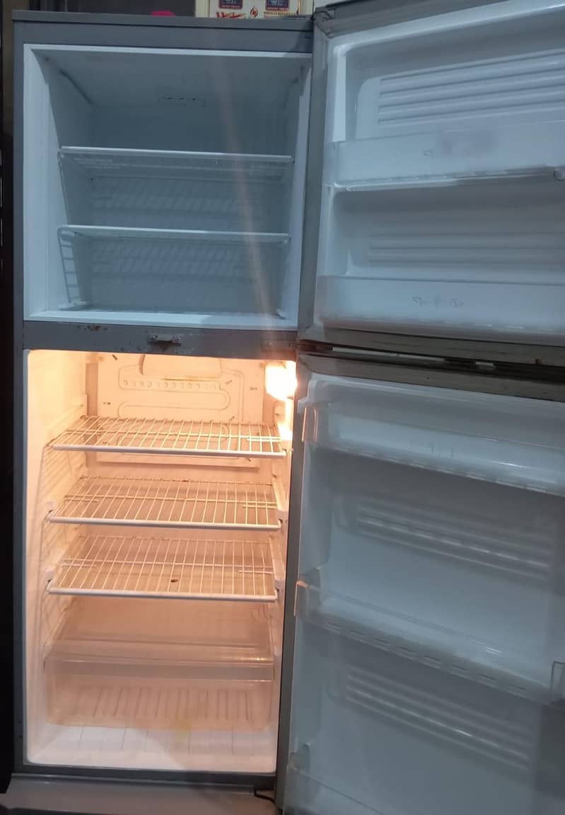 refrigerator 0