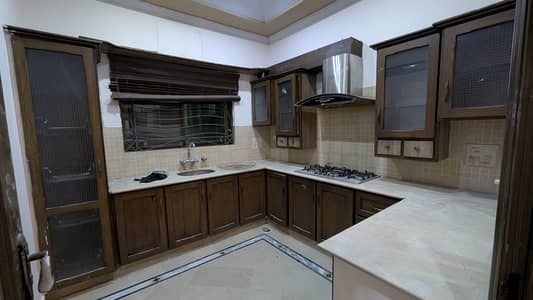 PORTION FOR RENT / HOUSE FOR RENT / 10 MARLA PORTION FOR RENT