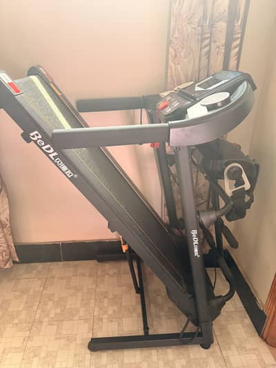 Treadmill 100 kg maximum with massager