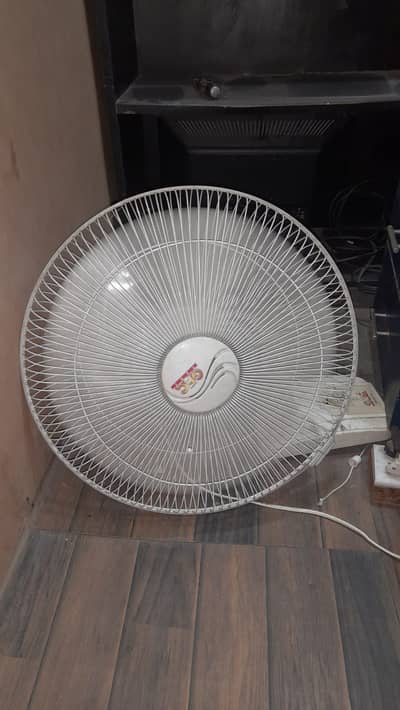 gfc bracket fan for urgent sale