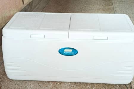 Coleman 150 qtz ice box