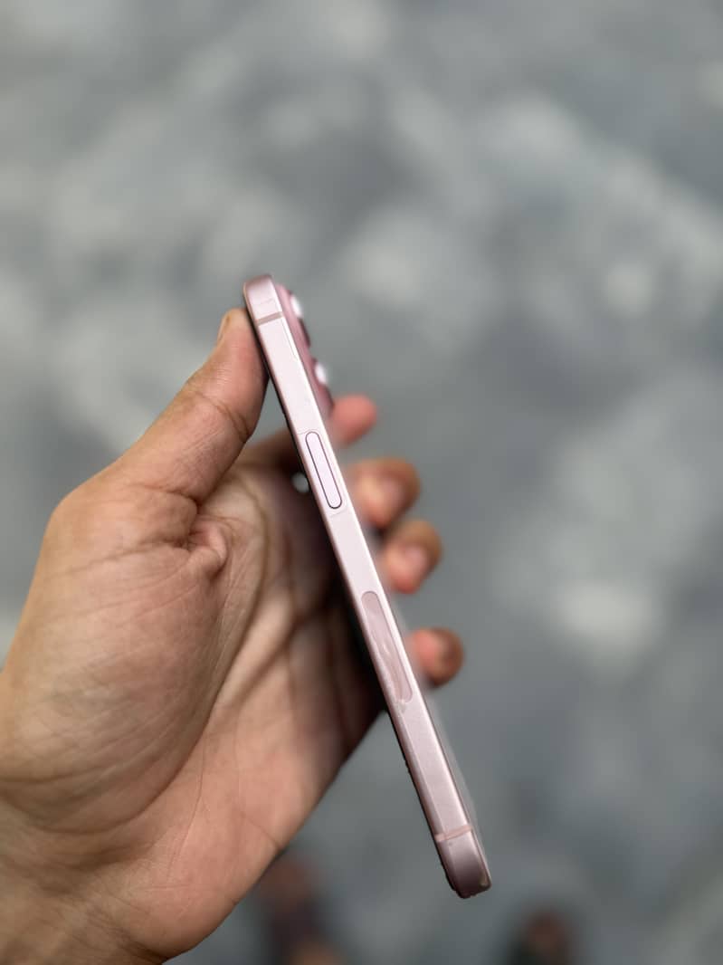 Apple iPhone 15 2