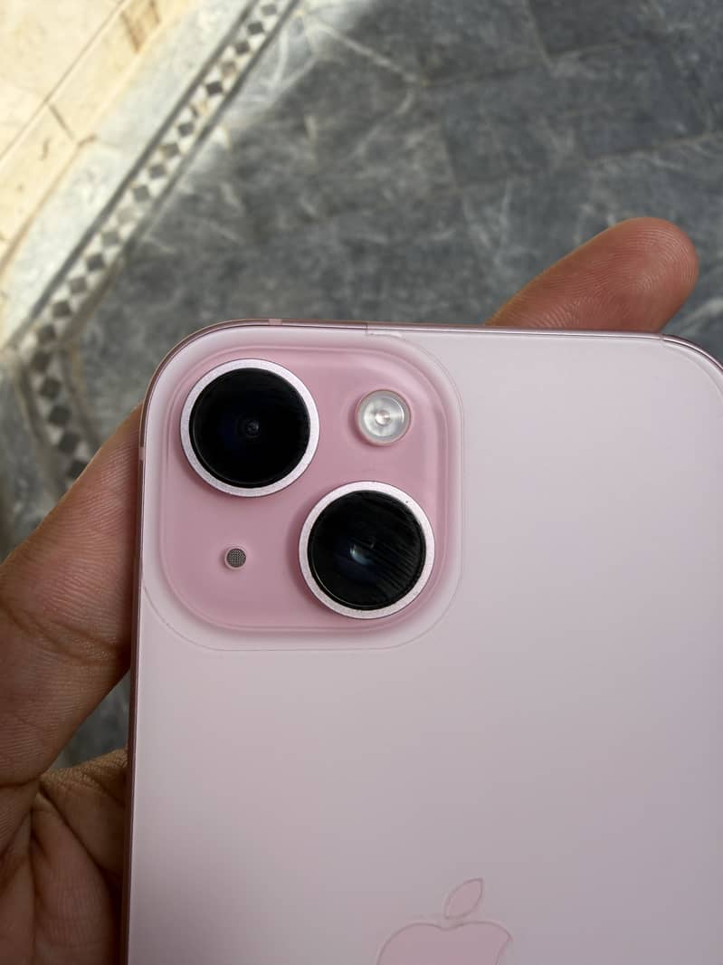 Apple iPhone 15 3