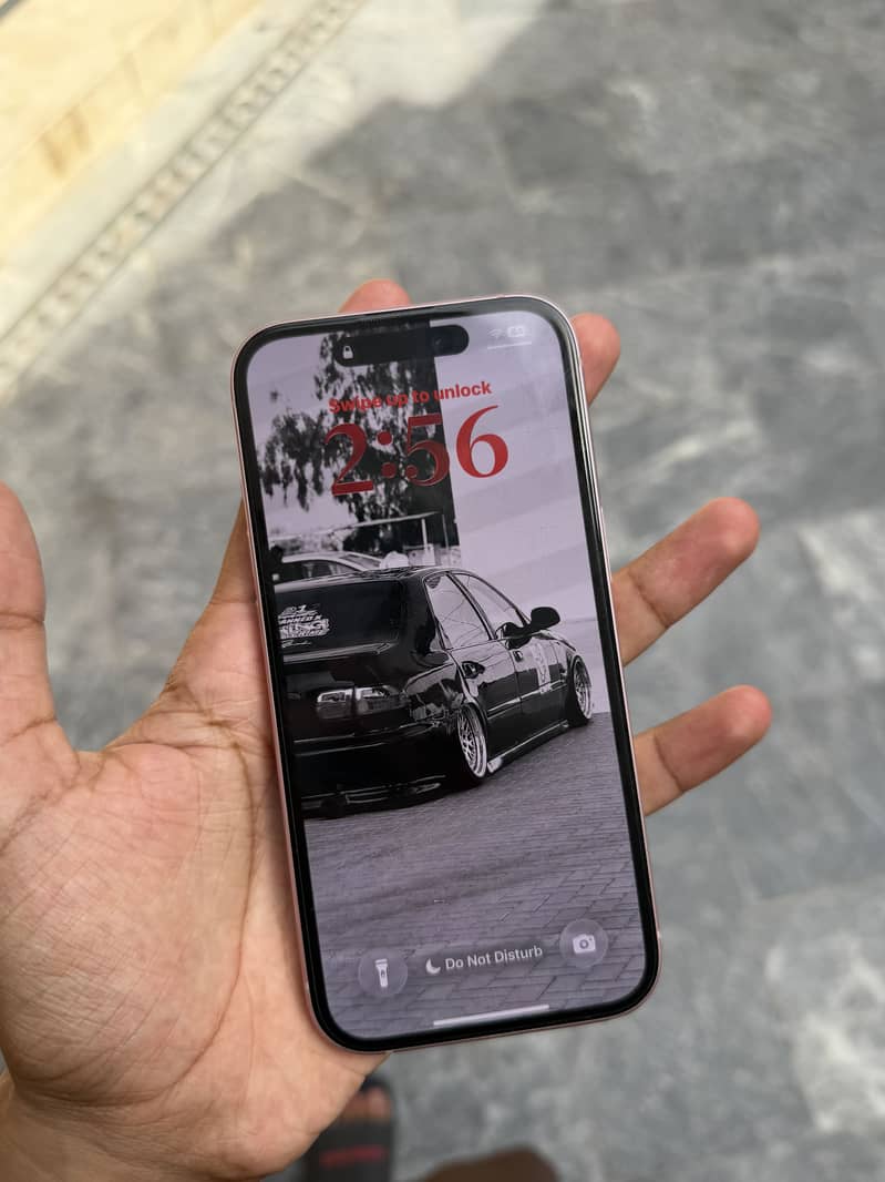 Apple iPhone 15 4