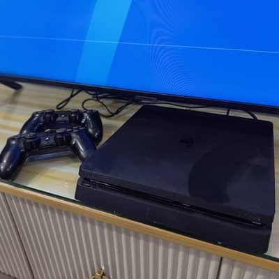 Playstation 4 Slim Jailbreak, 1TB with with 2 Controllers