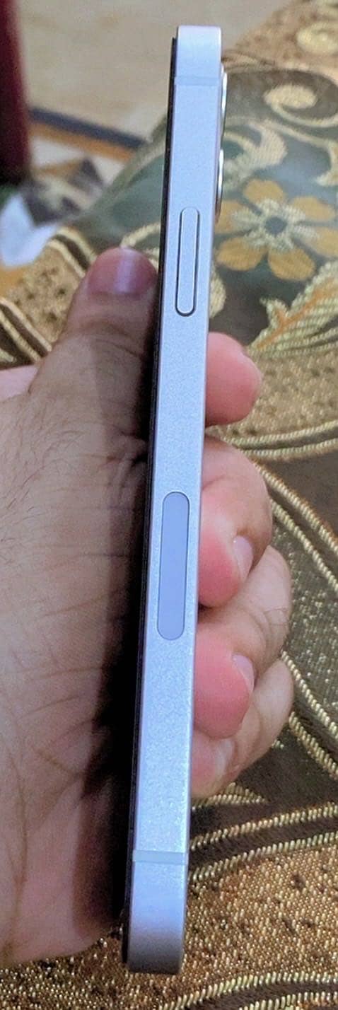 Apple iPhone 12 2