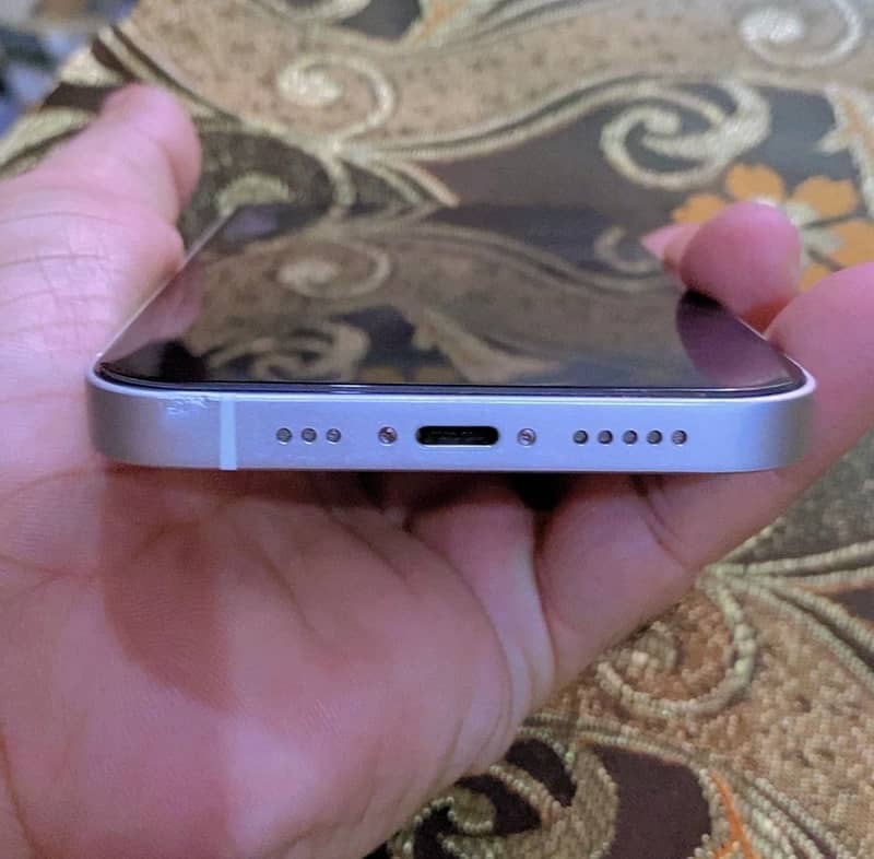 Apple iPhone 12 3