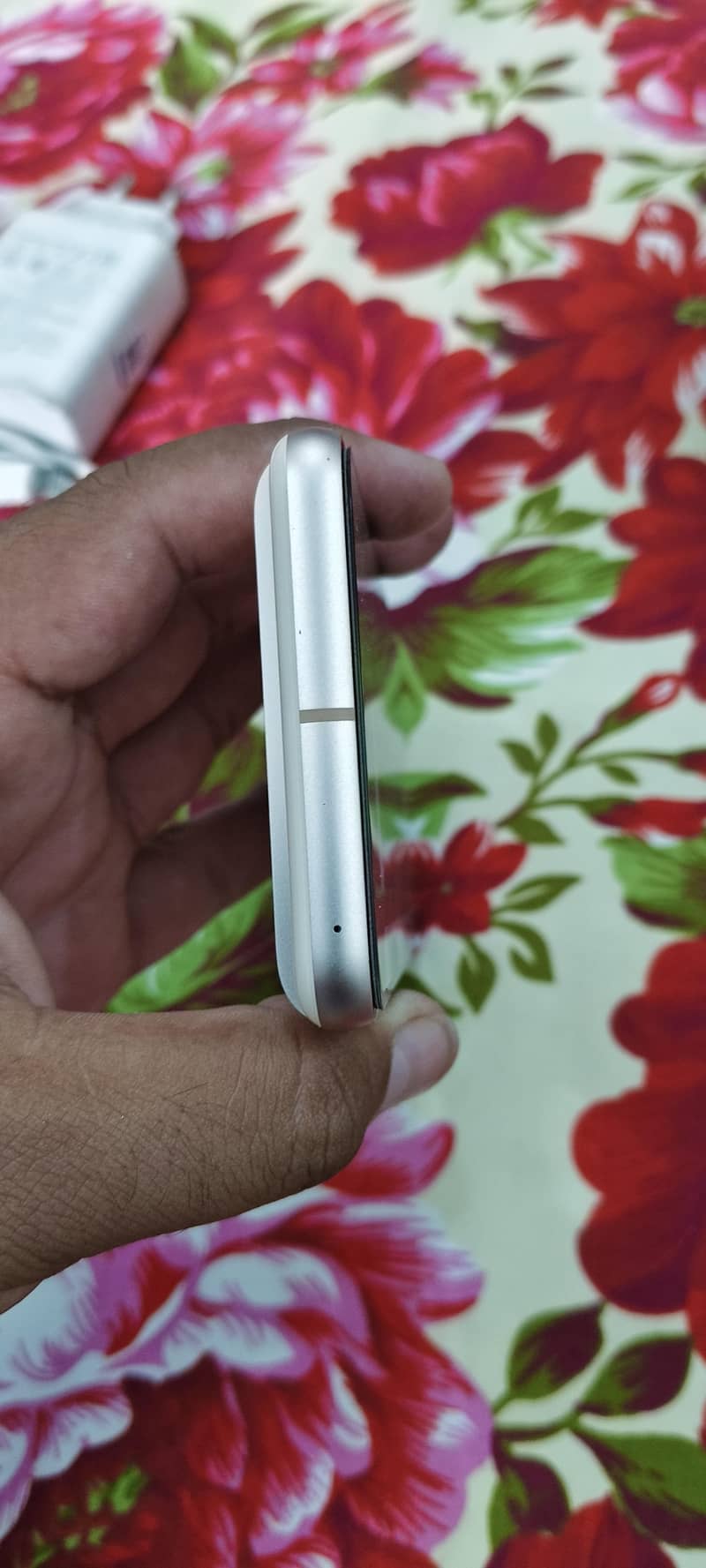 Google Pixel 8 4