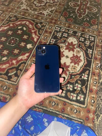 Apple iPhone 13