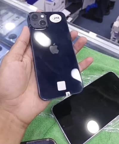 Apple iPhone 13