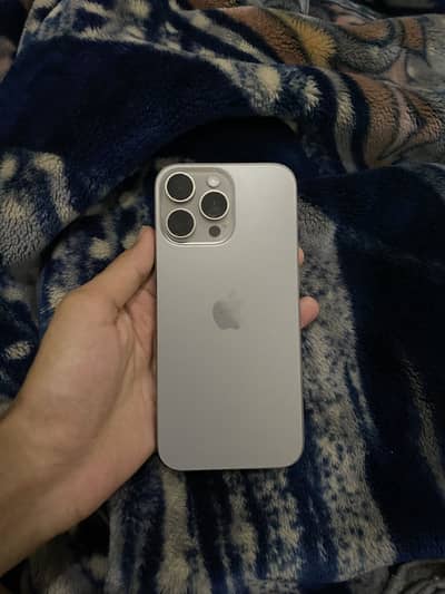 Apple iPhone 16 Pro Max