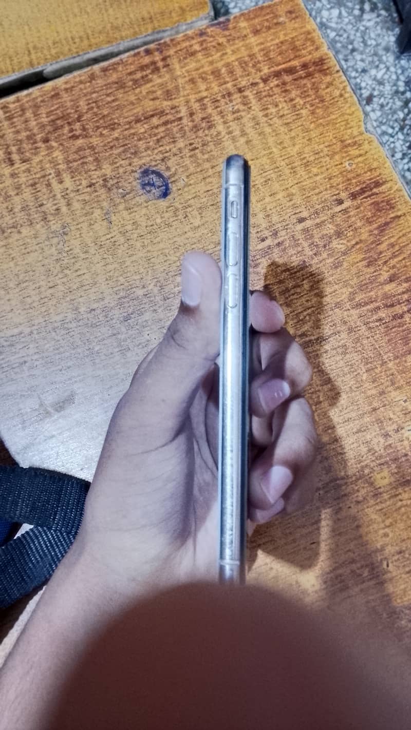 Apple iPhone X 0