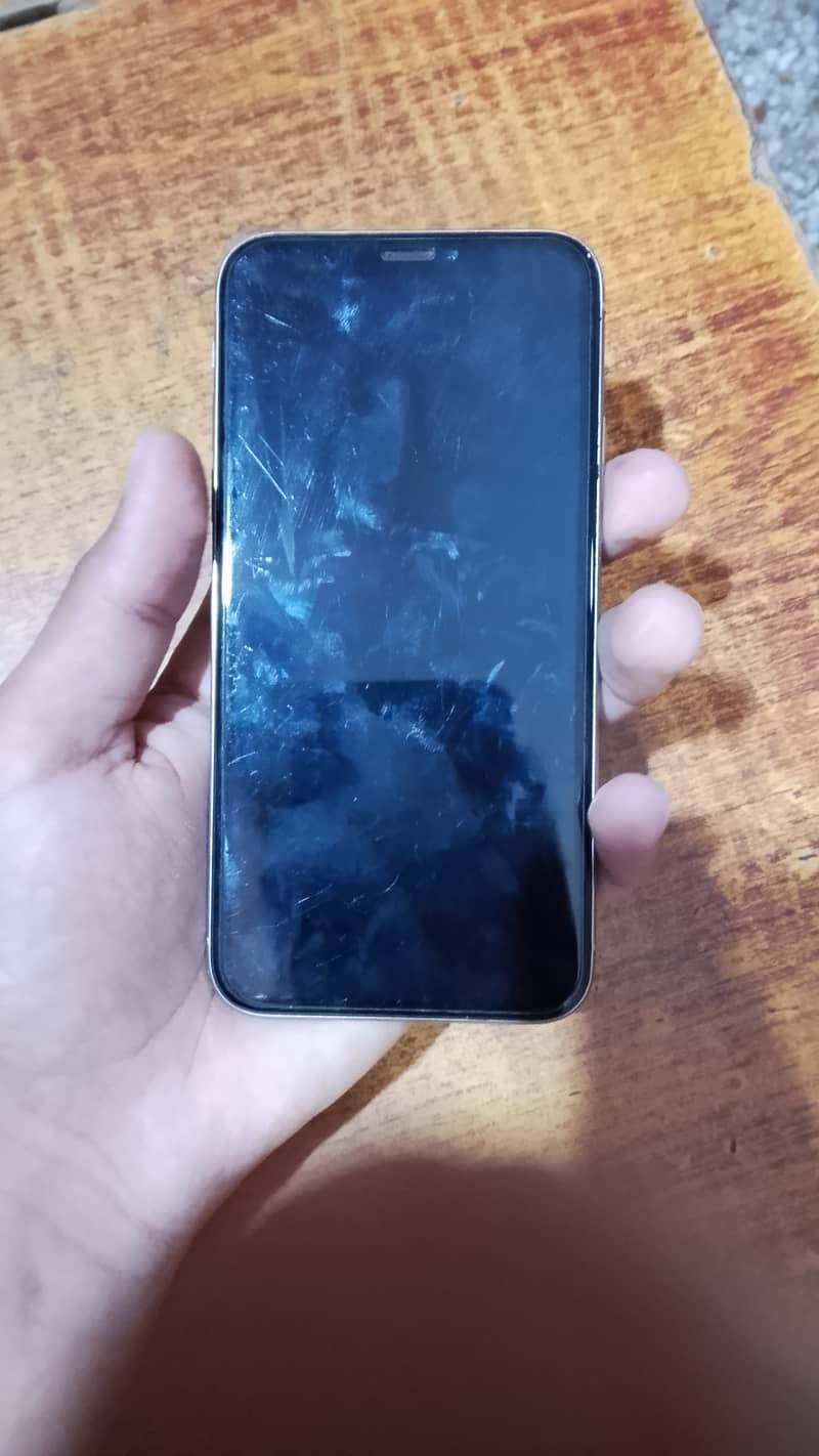 Apple iPhone X 4