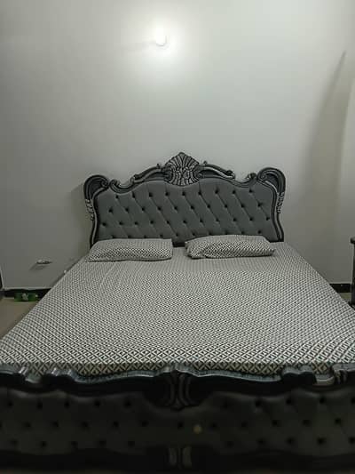 King size bed with Dressing