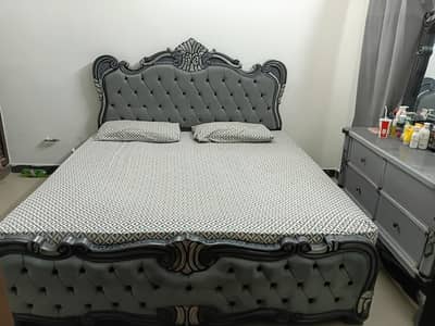 King bed with dressing table