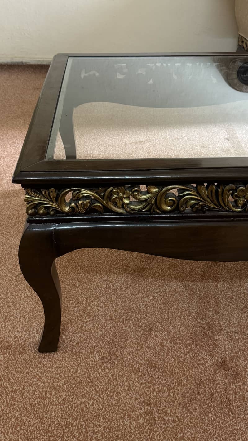 5 Seater CHINYOTI Sofas with Table 4