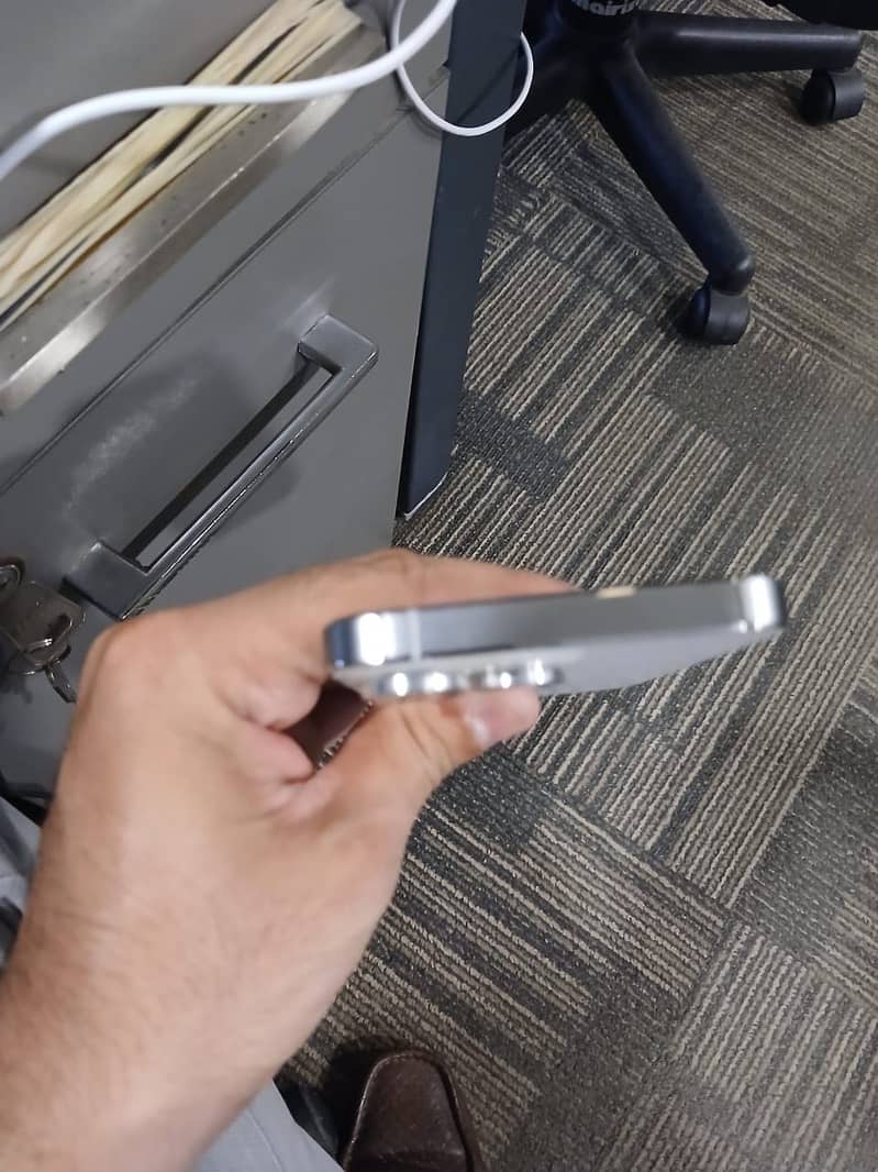 Apple iPhone 13 Pro 3