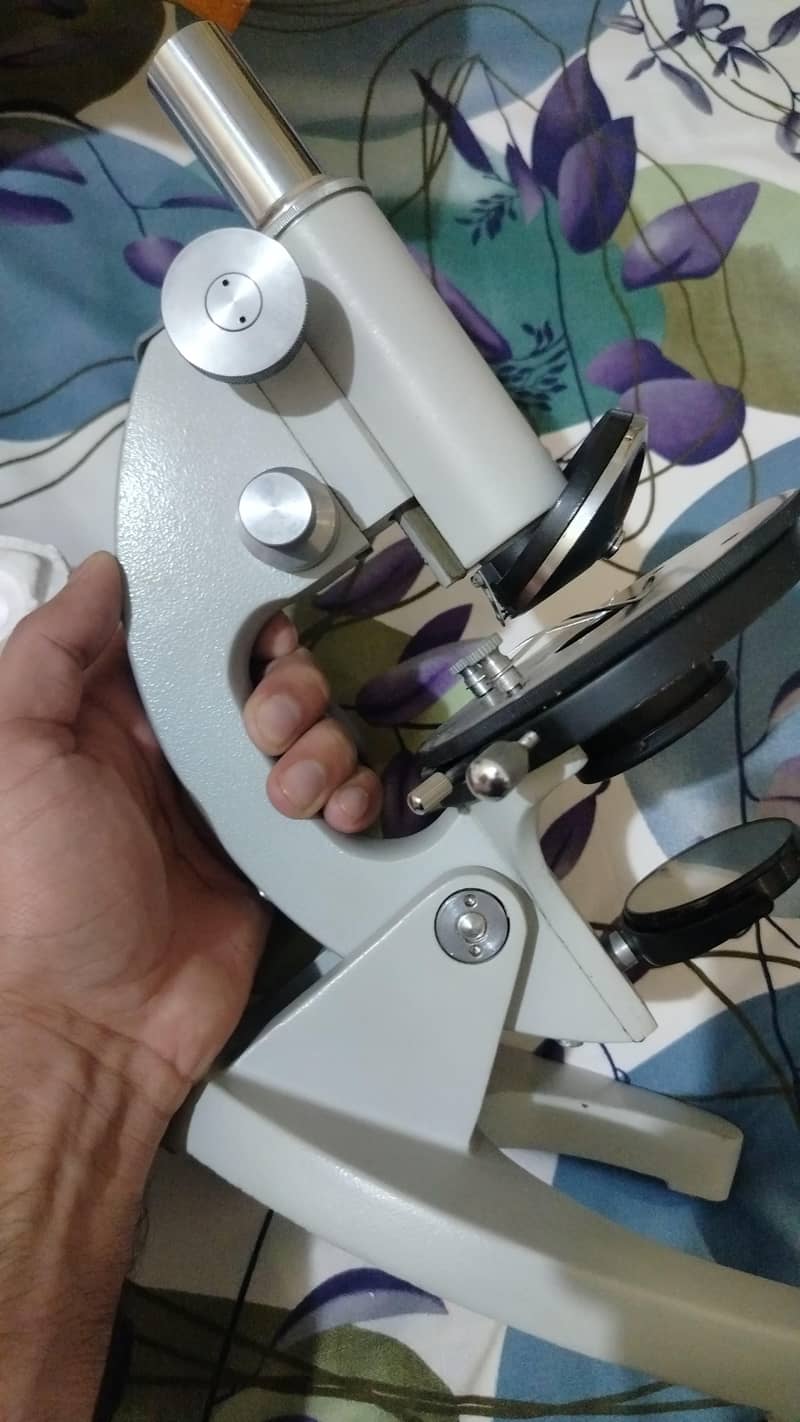 Microscope 2