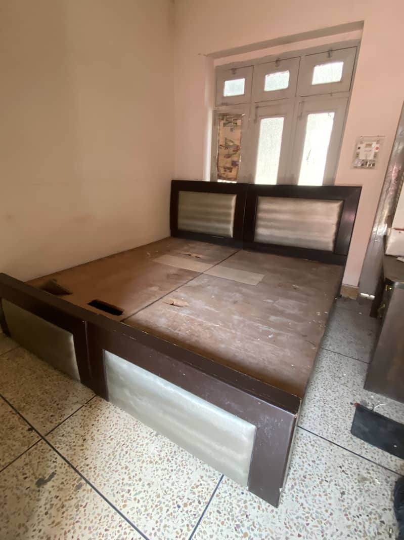 Single beds 0
