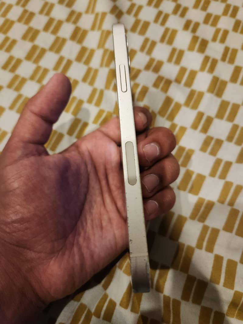 Apple iPhone 12 3