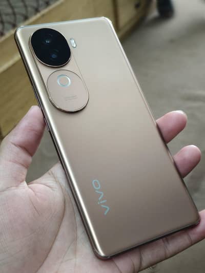 Vivo V40e