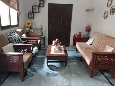 wooen sofa 5 seater in good condition urgent sell